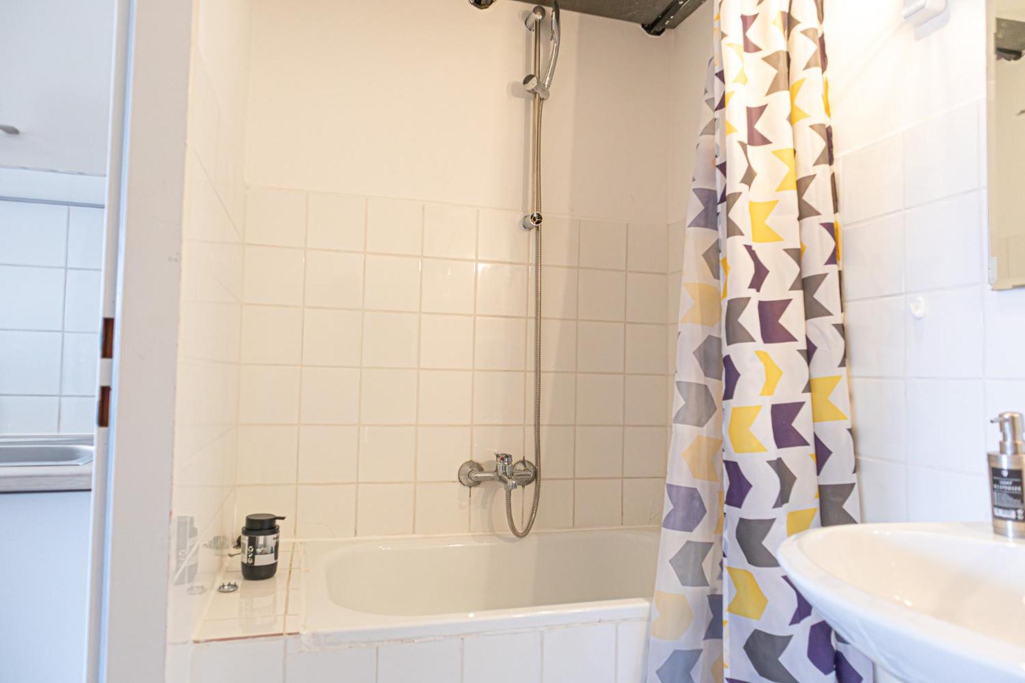 Apartment Stylish & Comfortable Apt. Centrally Placed *